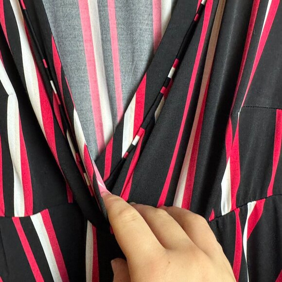 Torrid Black Stripe Wrap Style Short Sleeve Top Missing Belt N17 - Picture 5 of 8